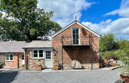 The Old Smithy, beautifully restored cottage in Carreghofa, near Llanymynech - Photo 1