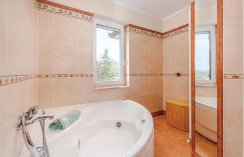 5 Bedroom Beautiful Home In Labin - Photo 59