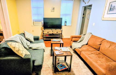 Relaxing Rustic Oasis, Unit A - 6 minute walk to Downtown! Pet-friendly & Cyclists Welcome! - Foto 6