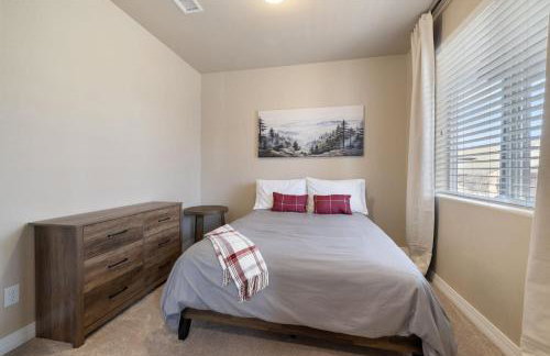 NEW! 5BR Family Retreat with Game Room, AC, Near Downtown Flagstaff & NAU - Foto 12