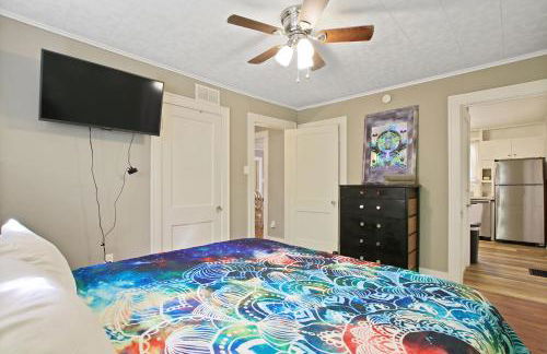 Bohemian Bungalow Pac-Man, walk downtown, pet friendly - Foto 24