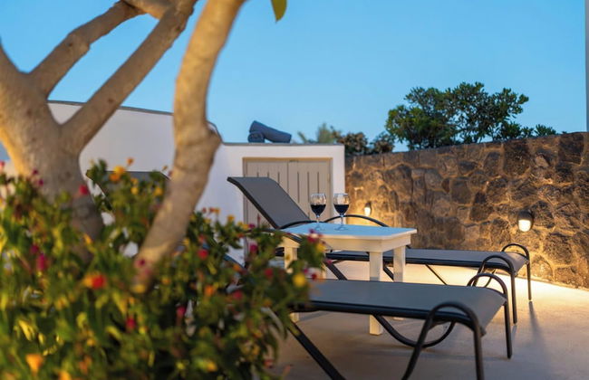 Yiota Collection 4 Suites & 4 Prive Jacuzzi - Foto 68