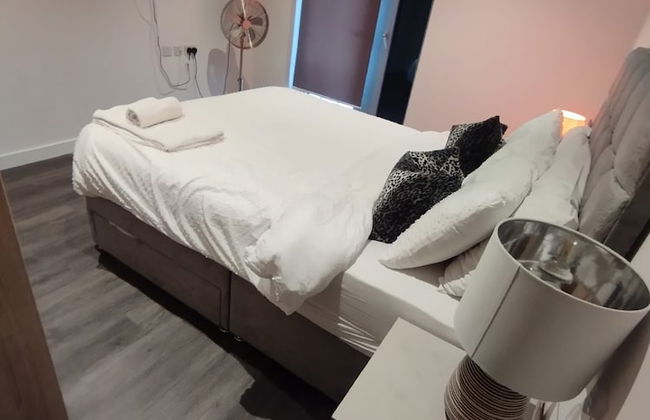 Immaculate 3-bed Apartment Homes in London - Foto 5