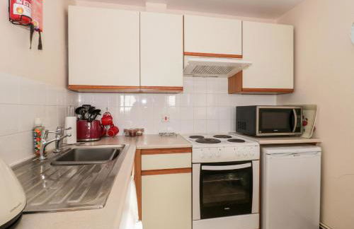 Barton Cottage - Photo 10