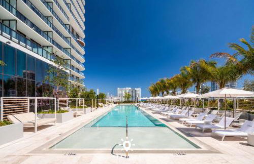 Chic 2BR Apartment Gym & Balcony Views - Foto 51