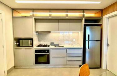 Um Luxo de Vista, Lindo Closet e Móveis Assinados - Foto 25