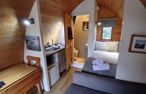 Luxury Hot Tub Glamping with Outdoor Cinema near Newborough Beach – Llanfair Hall - Foto 9