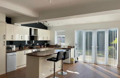 Spacious 3 bed with driveway - Foto 6