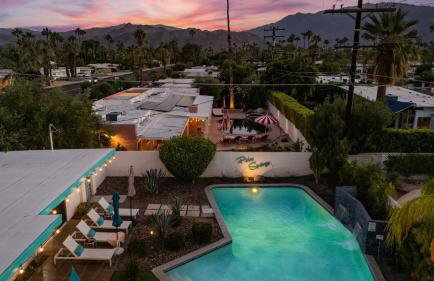 Vibrant Palm Springs Getaway w Pool BBQ Modern Design Taylor House by AvantStay - Foto 47