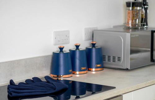 Short Stays, Free Parking, Contractors, Families - Large Home - Foto 19