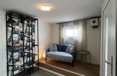 modernes Monteurzimmer mit zwei Einzelbetten - Foto 4