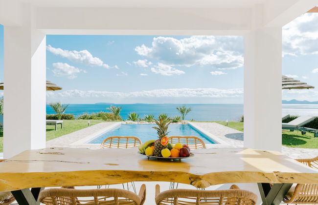 The Three Graces - Photo 30