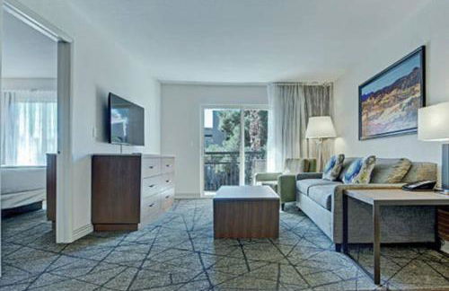 Beautiful Hotel in Desert Rose Resort - 1BD Sleeps - Foto 8