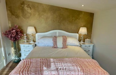 Wild Meadow Cottage - Countryside Views and King Bed - Foto 7