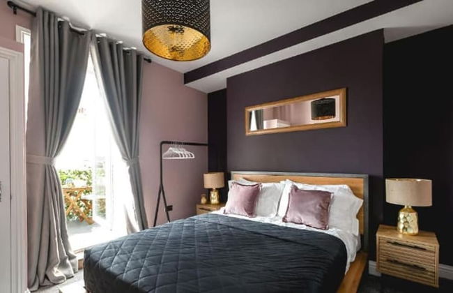 Designer Retreat 5 Location Balcony Parking - Photo 6