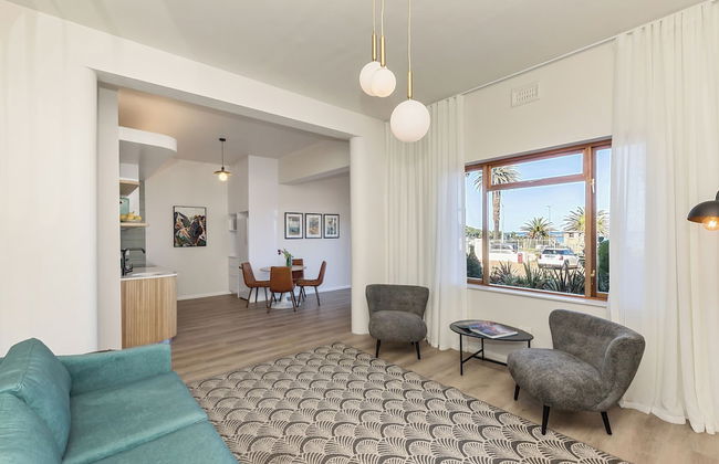 On the Beach in Camps Bay - Fully Equipped 2 Bedroom Apartment - Foto 12