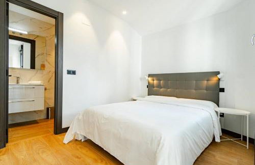 Edificio Fénix by Plaza Mayor Apartamentos - Photo 6