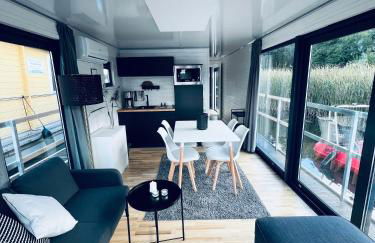 Waterview - Schwimmendes Ferienhaus auf dem Wasser mit Blick zur Havel, inkl Motorboot zur Nutzung - Foto 6