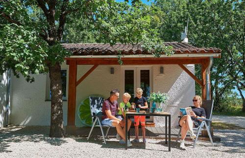 Bungalow in France with Private Garden - Foto 6