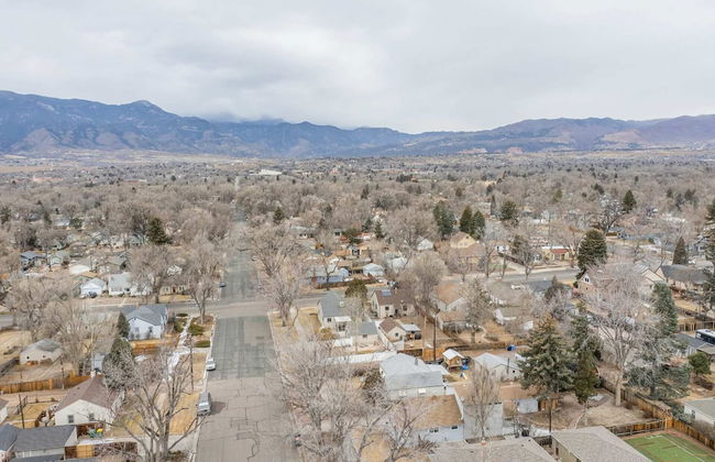 2BR Central Location Big Backyard & Dog Friendly! - Photo 47