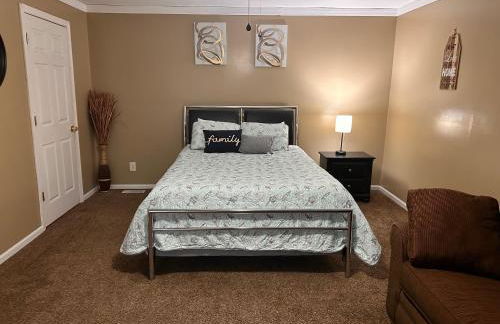 A huge Sprawling House on a large lot -15 minutes to St Louis - Foto 29