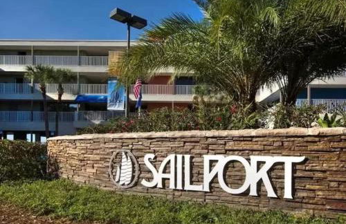 Amazing Waterfront Views Resort, Enjoy Heated Pool & Sunset! - Photo 13