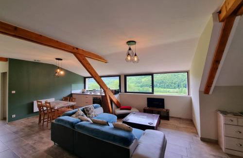 Logement Cozzy avec vue sur la vallée et Jacuzzi - Foto 10