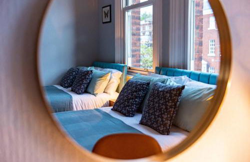 St Johns, Wakefield - Self check in & free parking - Foto 24