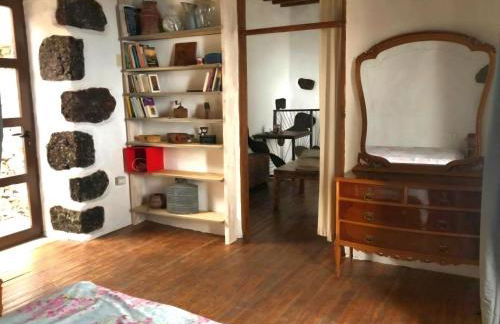 Casa Poesía de El Hierro - Poetry House of El Hierro, situated in the center of El Pinar - Foto 53