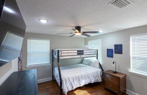 Jax 5BR Family Paradise -Hot Tub-Game Room-Patio- - Photo 65