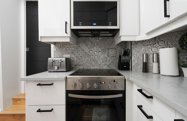 Downtown Luxe - Parking, Metro, King Bed, Sleeps 6 - Foto 11