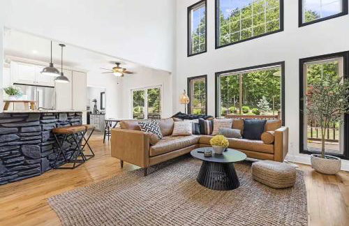 Spacious 6 Bedroom Home with a Heated Salt Water Pool, Theater & Game Room - Foto 11