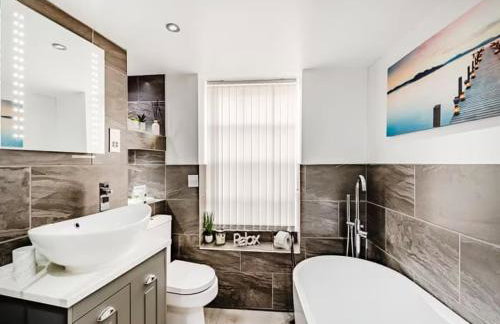 Hexham Town Centre, Market Place View - Photo 51