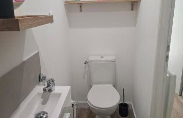 Charmant studio RDC avec terrasse, parking & cuisine équipée - Foto 11