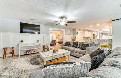 Spacious Tavares Home with Private Outdoor Oasis! - Photo 4