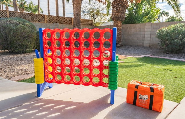 New Listing! Stylish 4 Bdrm W/pool and Game Room - Foto 31