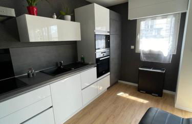 Appart spacieux 6 pers proche centre ville et gare Laval - Parking privé securisé - Photo 18