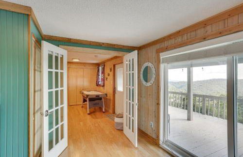 Blowing Rock Home with Hot Tub and Mountain-View Deck! - Foto 16