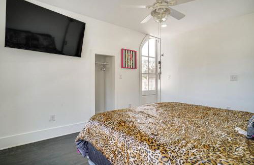 2 Mi to Gator Chateau Vibrant Home with Balcony - Foto 15