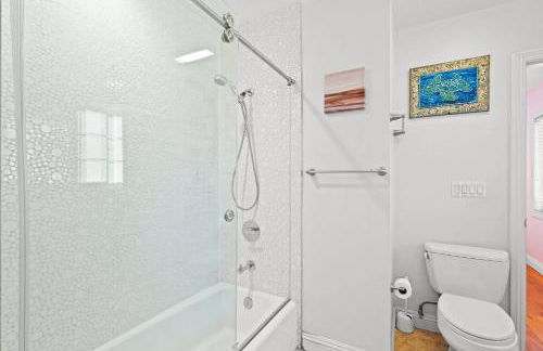 Luxury Estate with Sparkling Pool & Elegant Amenities - Foto 88