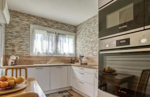 3 Bedroom Gorgeous Home In Rochefort - Foto 7