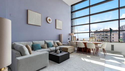 Penthouse Duplex with TOP Views! - Photo 1