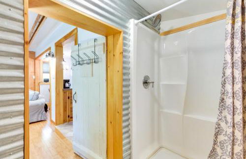 East Otis Vacation Rental with Private Deck and BBQ! - Foto 18