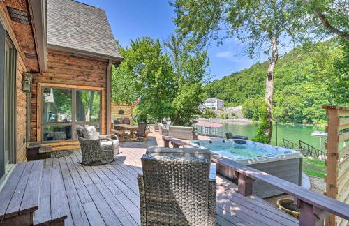 Spacious Lakefront Home with Private Dock! - Foto 2