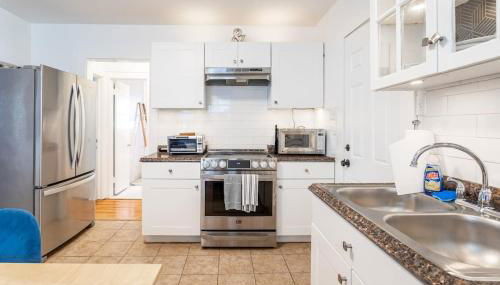 The Blue Sapphire 2BR 2 King beds & ample backyard - Foto 2