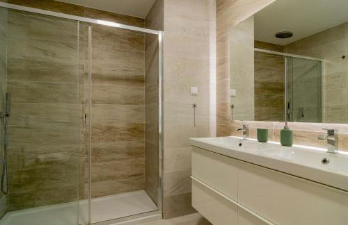 Modern 3 BDR Apartment by LovelyStay - Foto 24