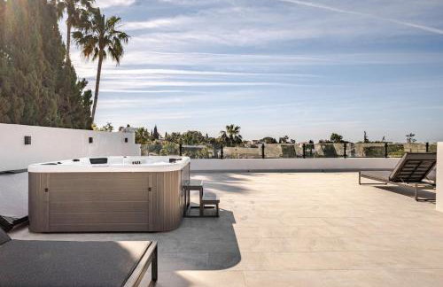 Villa With Jacuzzi and Panoramic Views in Prestigious El Rosario, Marbella - Foto 28