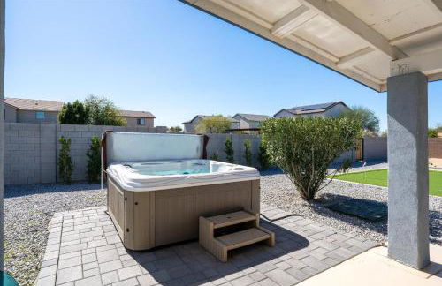 Backyard Oasis Heated Pool Game Room Gazebo - Foto 37