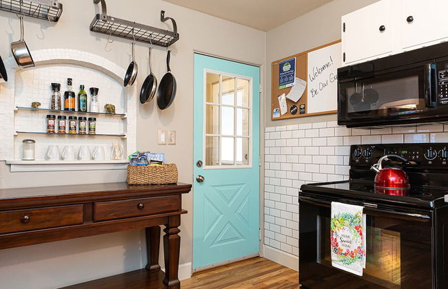 Historic Mountain Ave Bungalow - Walk Everywhere! - Foto 1