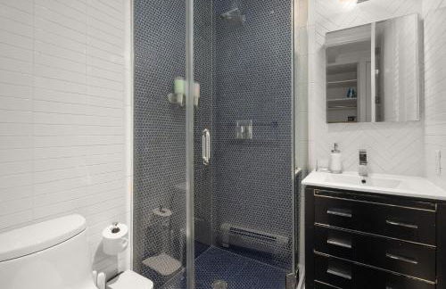 Explore NYC! Cozy 2BR in Prime Location - Foto 5